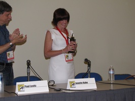 Paul Levitz and Jenette Kahn with Inkpot Award 2