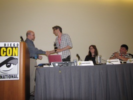 Stuart Immonen accepting Inkpot Award, Kathryn Immonen and  John Siuntres 1